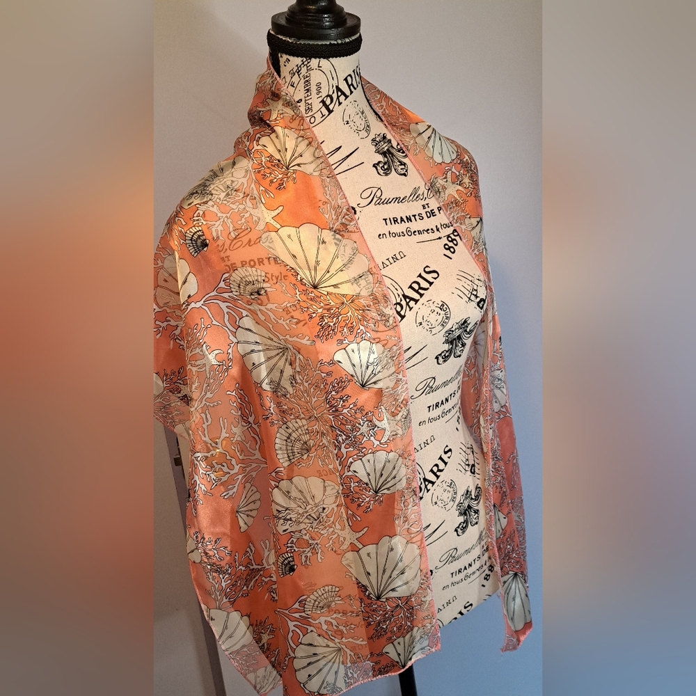 A scarf ✨️ silk feel made in Korea
